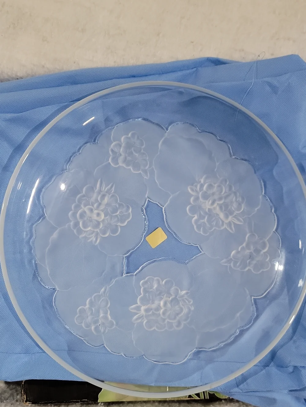 Mikasa Caressa Centerpiece Low Bowl - 12 1/2